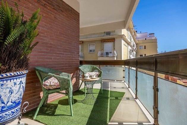 Foto 2 de Pis en venda a avenida De la República Argentina de 7 habitacions amb terrassa i garatge