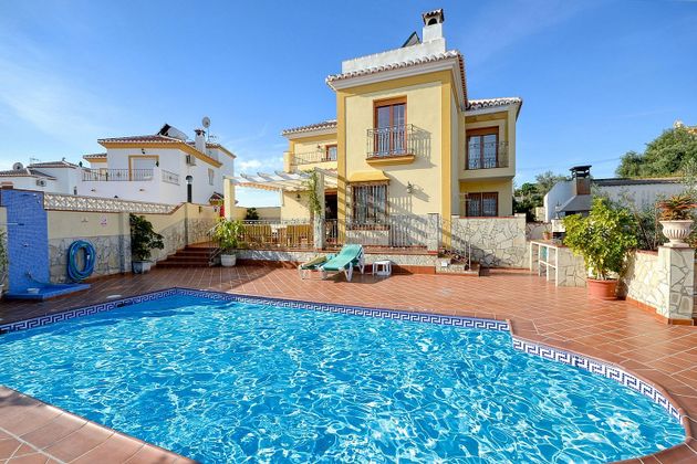 Foto 1 de Chalet en venta en avenida Pago Castillo Alto de 7 habitaciones con terraza y piscina