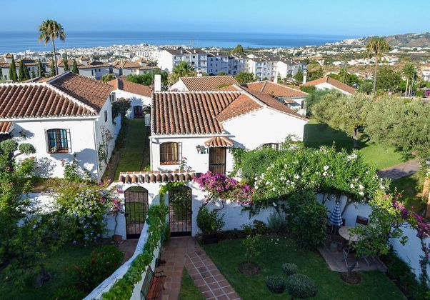 Foto 1 de Casa en venda a calle Castilla Pérez de 2 habitacions amb terrassa i piscina