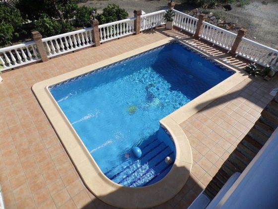 Foto 2 de Xalet en venda a Viñuela de 7 habitacions amb terrassa i piscina