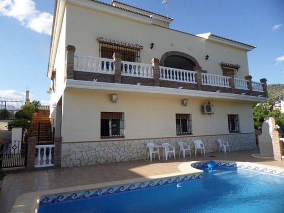 Foto 1 de Xalet en venda a Viñuela de 7 habitacions amb terrassa i piscina