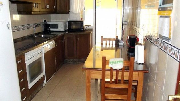 Foto 2 de Casa adosada en venta en Benajarafe – Almayate de 4 habitaciones con terraza y piscina