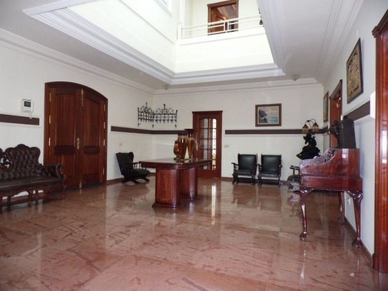 Foto 1 de Xalet en venda a Nueva Nerja - Burriana de 4 habitacions amb terrassa i piscina