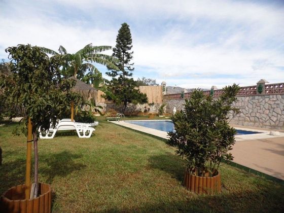 Foto 2 de Venta de chalet en Caleta de Vélez de 4 habitaciones con terraza y piscina
