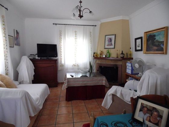 Foto 2 de Venta de casa rural en Viñuela de 5 habitaciones con terraza y piscina