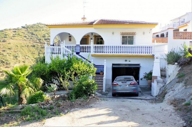 Foto 1 de Casa rural en venta en Canillas de Aceituno de 5 habitaciones con terraza y garaje