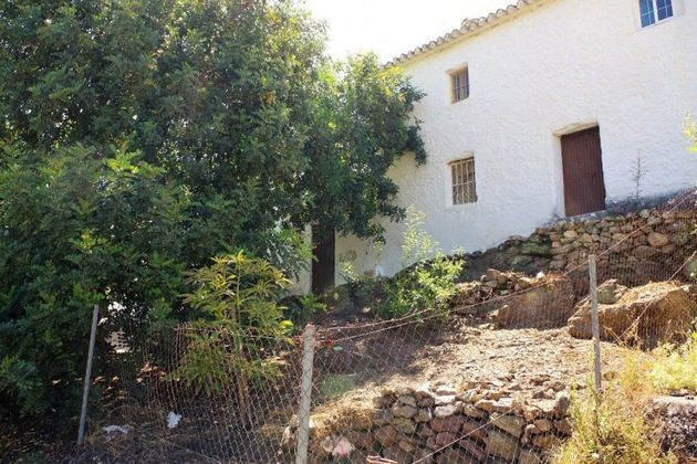 Foto 2 de Venta de casa rural en Viñuela de 3 habitaciones con terraza y jardín