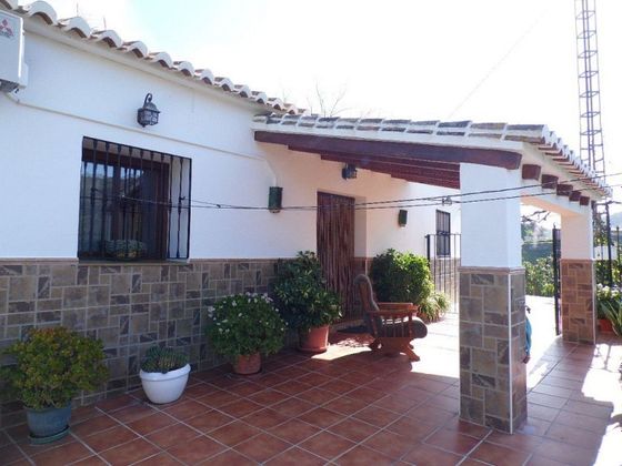Foto 1 de Casa rural en venda a Benamargosa de 3 habitacions amb terrassa i jardí
