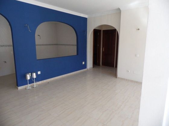 Foto 2 de Casa en venda a Algarrobo de 9 habitacions amb terrassa i balcó