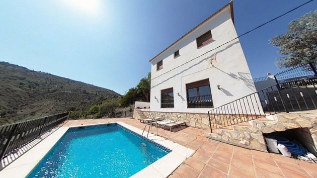 Foto 2 de Casa rural en venta en Canillas de Albaida de 3 habitaciones con terraza y piscina