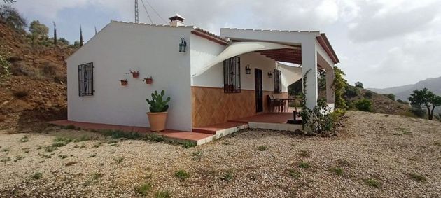 Foto 1 de Casa rural en venda a Colmenar de 3 habitacions amb terrassa i piscina