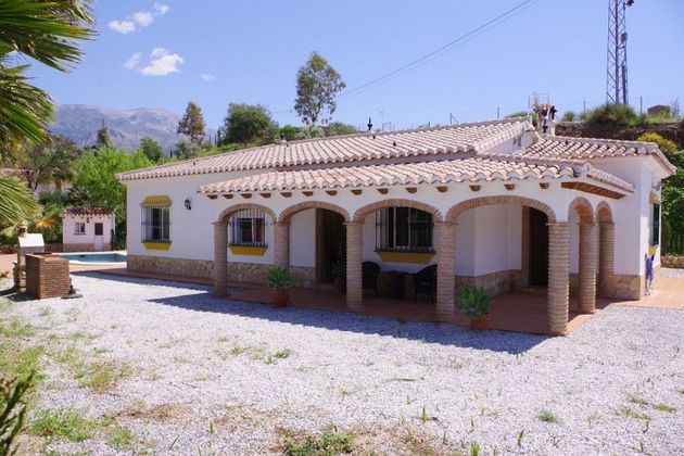 Foto 2 de Casa rural en venta en Canillas de Aceituno de 3 habitaciones con terraza y piscina