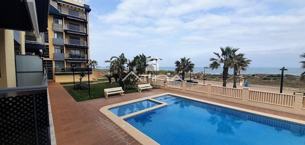 Foto 1 de Pis en venda a Guardamar de 3 habitacions amb terrassa i piscina