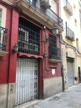 Foto 1 de Dúplex en venta en calle De Viana Valencia de 5 habitaciones con terraza y jardín