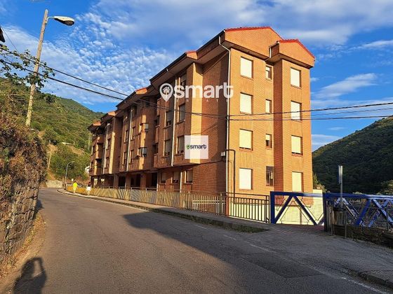 Foto 2 de Piso en venta en calle Las Llanas de 3 habitaciones con terraza y balcón