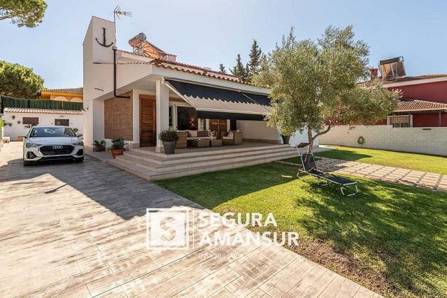 Foto 2 de Xalet en venda a Aljaraque de 5 habitacions amb terrassa i jardí