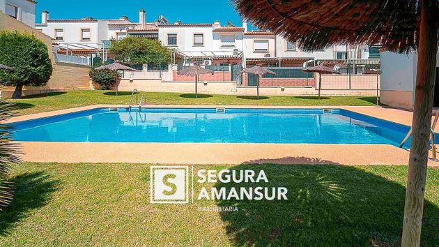 Foto 1 de Casa en venda a Aljaraque de 4 habitacions amb terrassa i piscina