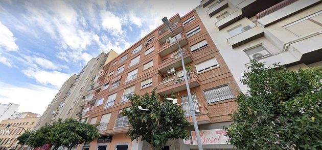 Foto 1 de Piso en venta en Santa Marina - La Paz de 3 habitaciones con terraza y balcón