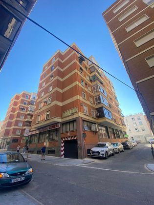 Foto 2 de Pis en venda a Santa Marina - La Paz de 4 habitacions amb balcó i aire acondicionat