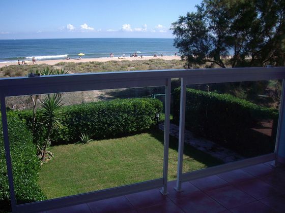 Foto 2 de Pis en venda a avenida La Mota de 3 habitacions amb terrassa i piscina
