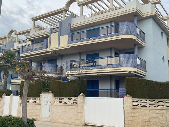 Foto 1 de Venta de piso en avenida Arnau Bosquets de 3 habitaciones con terraza y piscina