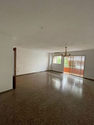 Foto 1 de Venta de piso en La Vega Baixa de 3 habitaciones con balcón y ascensor