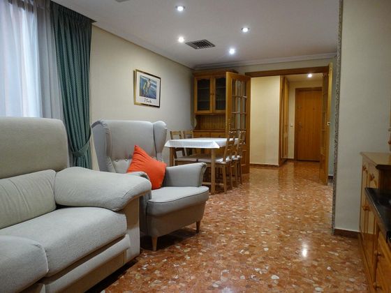 Foto 1 de Alquiler de piso en avenida Del Primat Reig de 1 habitación con terraza y muebles