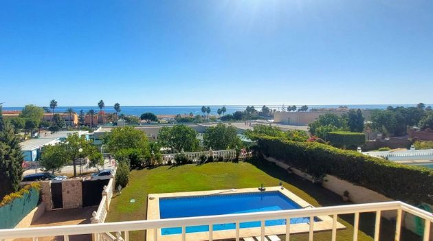 Foto 1 de Chalet en venta en La Cala Mijas de 6 habitaciones con terraza y piscina