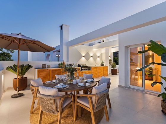 Foto 1 de Casa adossada en venda a Benahavís de 4 habitacions amb terrassa i piscina