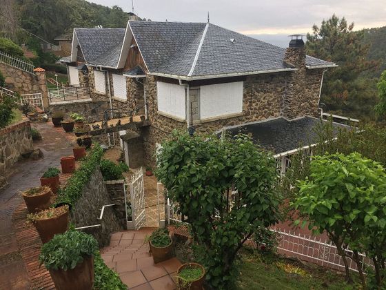 Foto 2 de Casa rural en venda a Tiemblo (El) de 4 habitacions amb terrassa i piscina