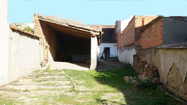 Foto 2 de Casa adossada en venda a Fuente el Saz de Jarama de 3 habitacions amb jardí i calefacció