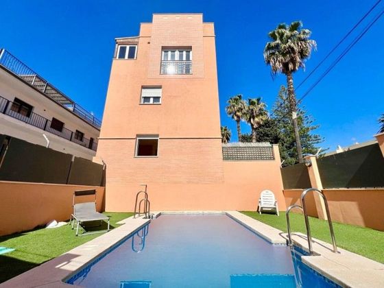 Foto 1 de Pis en venda a calle Bolivia de 2 habitacions amb terrassa i piscina