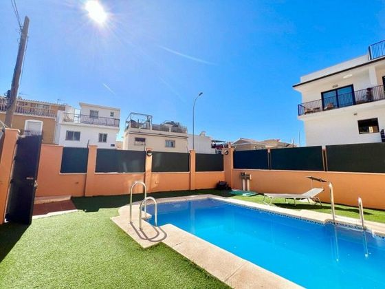 Foto 2 de Venta de piso en calle Bolivia de 2 habitaciones con terraza y piscina
