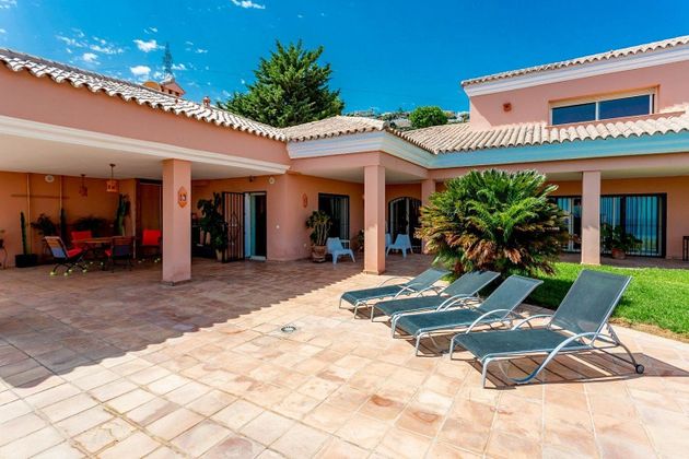 Foto 1 de Casa en venda a Zona el Higuerón de 6 habitacions amb terrassa i piscina