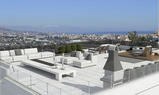 Foto 2 de Xalet en venda a El Faro de Calaburra - Chaparral de 4 habitacions amb terrassa i piscina