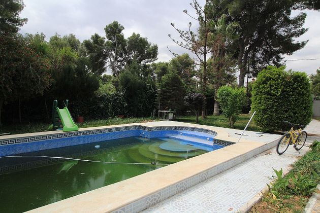 Foto 2 de Venta de chalet en Serra de 8 habitaciones con terraza y piscina