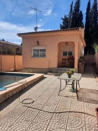 Foto 2 de Alquiler de chalet en Montesol de 2 habitaciones con terraza y piscina