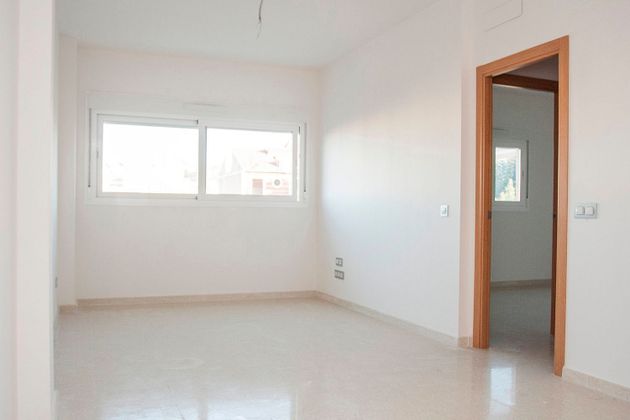 Foto 2 de Piso en alquiler en Lucena de 2 habitaciones con terraza y garaje