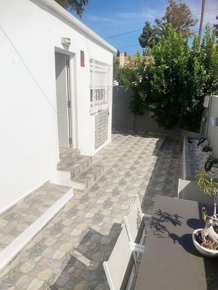 Foto 2 de Casa adossada en venda a Elviria de 3 habitacions amb terrassa i jardí
