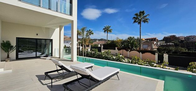 Foto 1 de Venta de chalet en calle Trebol de 4 habitaciones con terraza y piscina