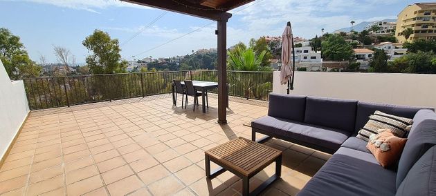 Foto 2 de Casa en venda a calle Castaño de 4 habitacions amb terrassa i piscina