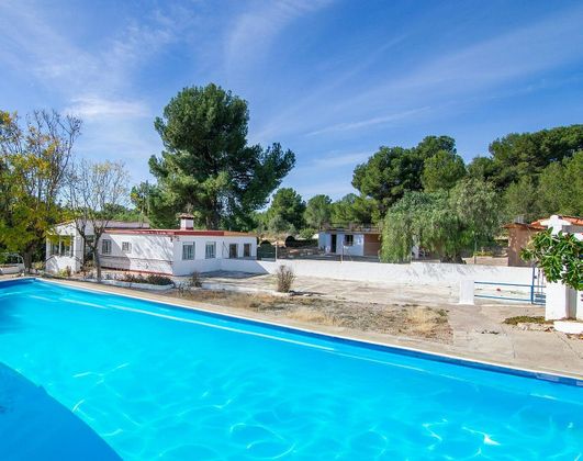 Foto 2 de Xalet en venda a Santa Bárbara de 4 habitacions amb terrassa i piscina