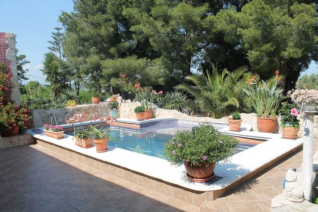 Foto 1 de Xalet en venda a calle Solana de 2 habitacions amb terrassa i piscina