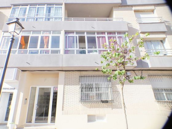 Foto 2 de Piso en venta en Centro - Alcazares, Los de 4 habitaciones con terraza y garaje