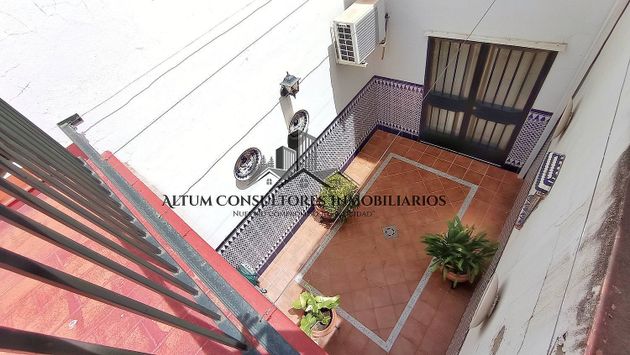 Foto 2 de Venta de casa en Sanlúcar la Mayor de 4 habitaciones con balcón