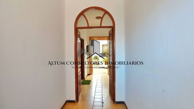 Foto 2 de Casa adossada en venda a Centro - Alcalá de Guadaira de 3 habitacions i 149 m²