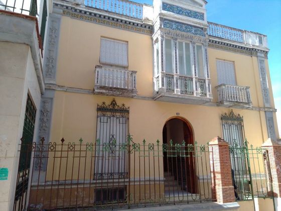 Foto 1 de Casa adosada en venta en Alcaudete de 6 habitaciones con terraza y garaje