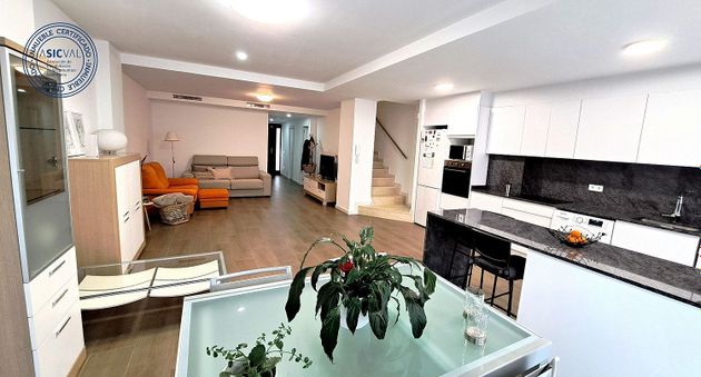 Foto 1 de Casa en venda a Monserrat de 4 habitacions amb terrassa i garatge