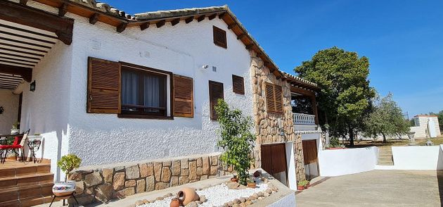 Foto 1 de Casa en venta en Escalona de 6 habitaciones con terraza y piscina