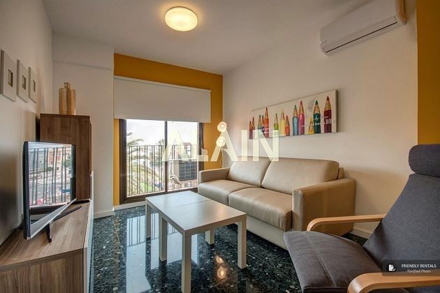 Foto 1 de Venta de piso en El Cabanyal- El Canyamelar de 4 habitaciones con terraza y balcón